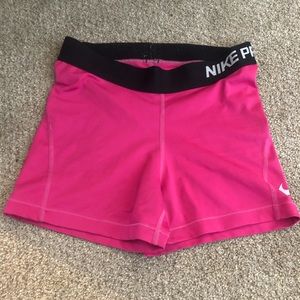 Women’s Nike Pros